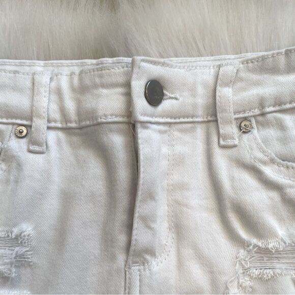 Tractr Distressed White Mini (8) - Picture 4 of 7